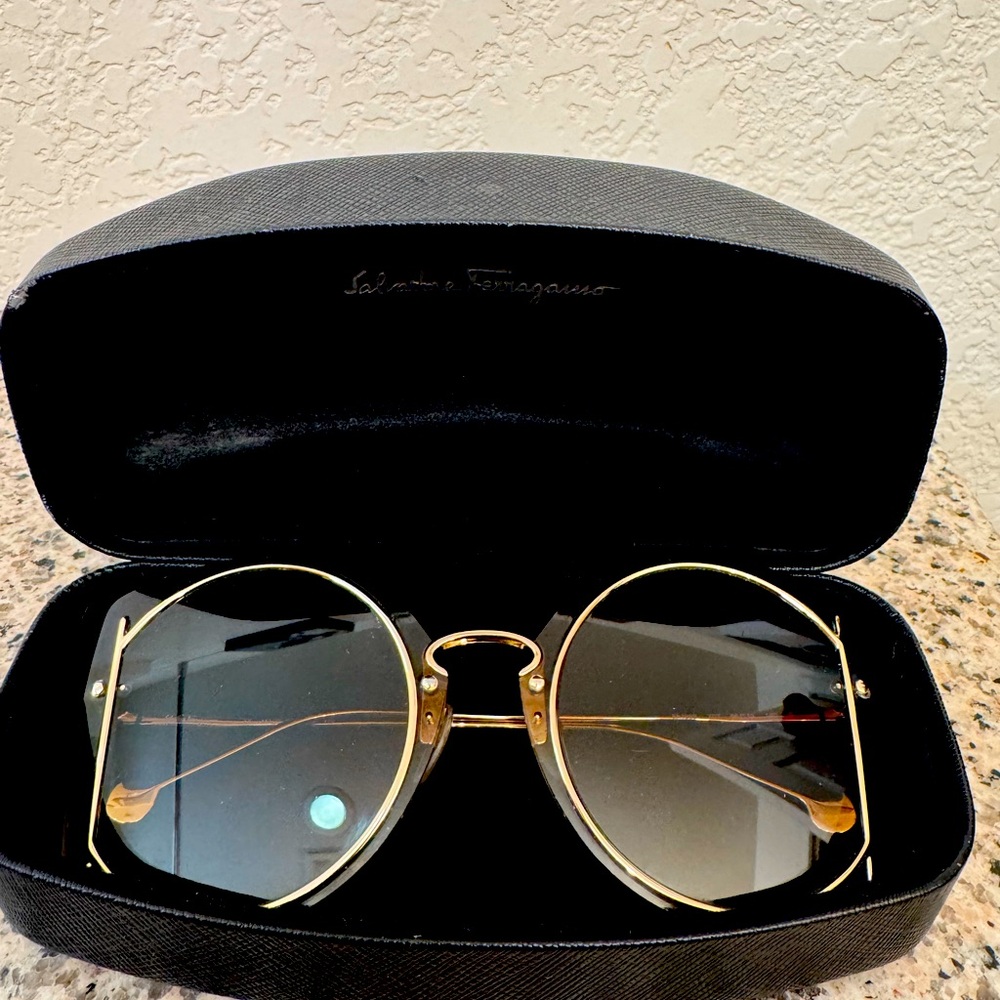 Feragamo Sunnies!